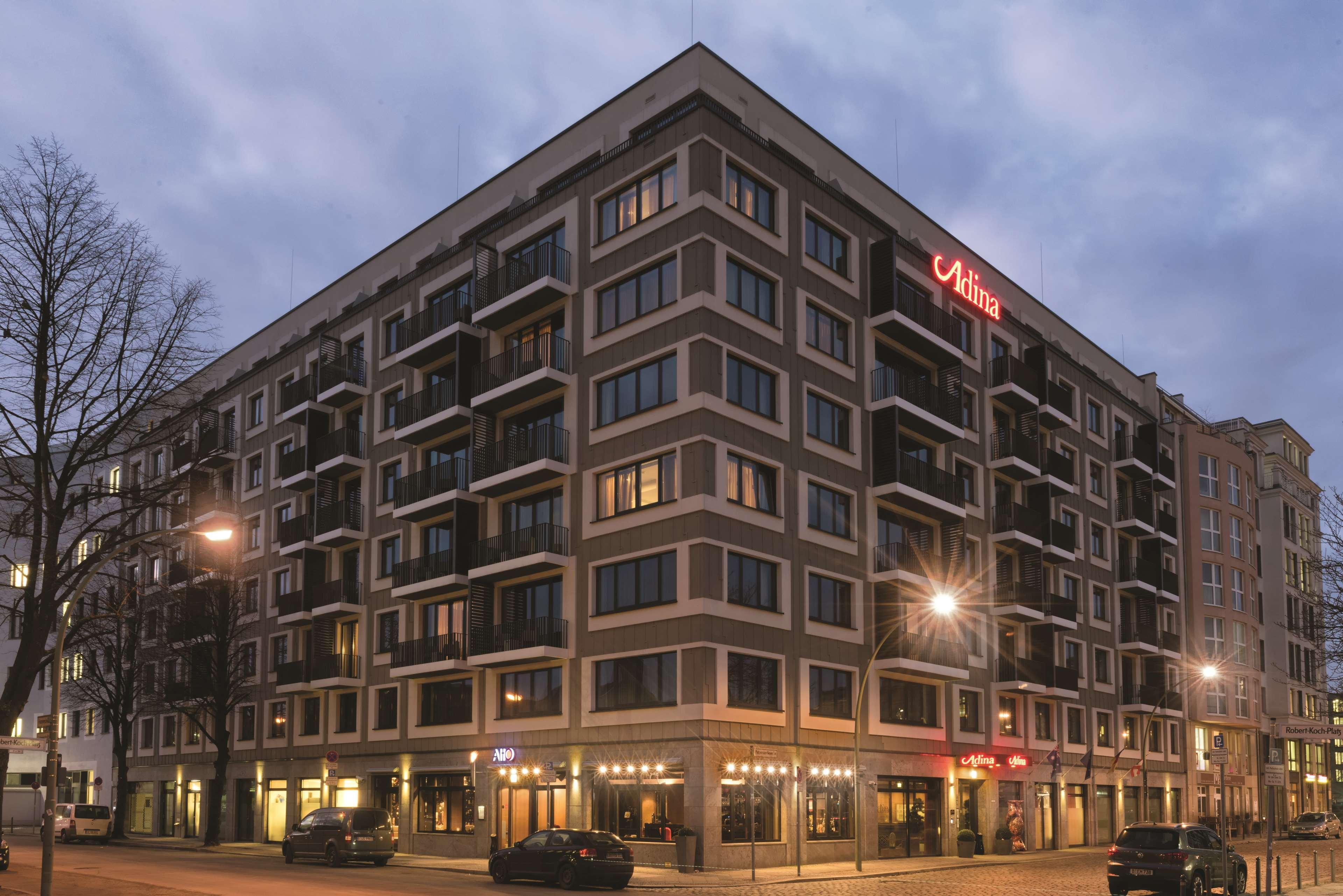 Adina Apartment Hotel Berlin Mitte Exterior foto